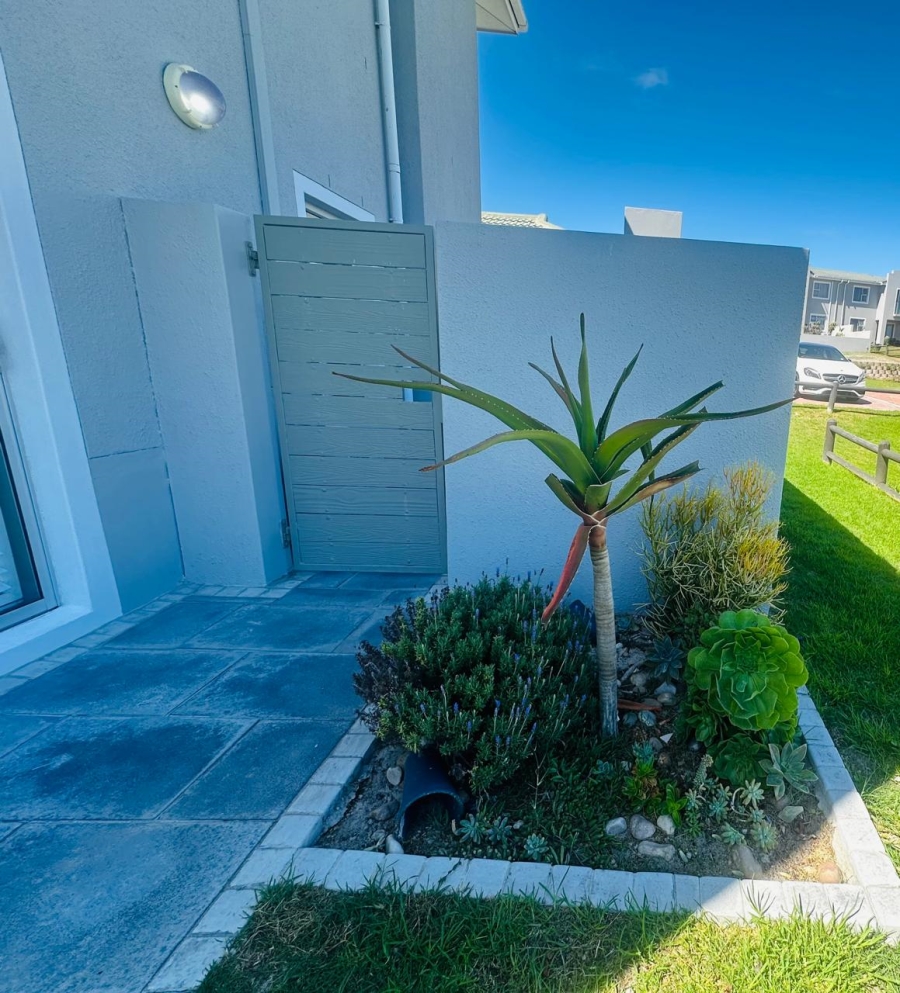 To Let 3 Bedroom Property for Rent in Big Bay Western Cape